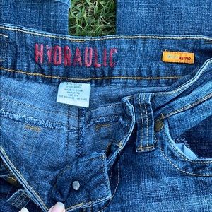 Hydraulic Jeans - Hydraulic jeans distressed with rear pocket detail Hydraulic Jeans - Hydraulic jeans distressed with rear pocket detail